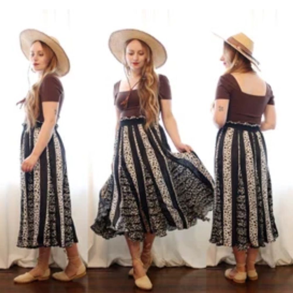 Black and White Lace Skirt DIMRI NEW WITH TAGS LARGE